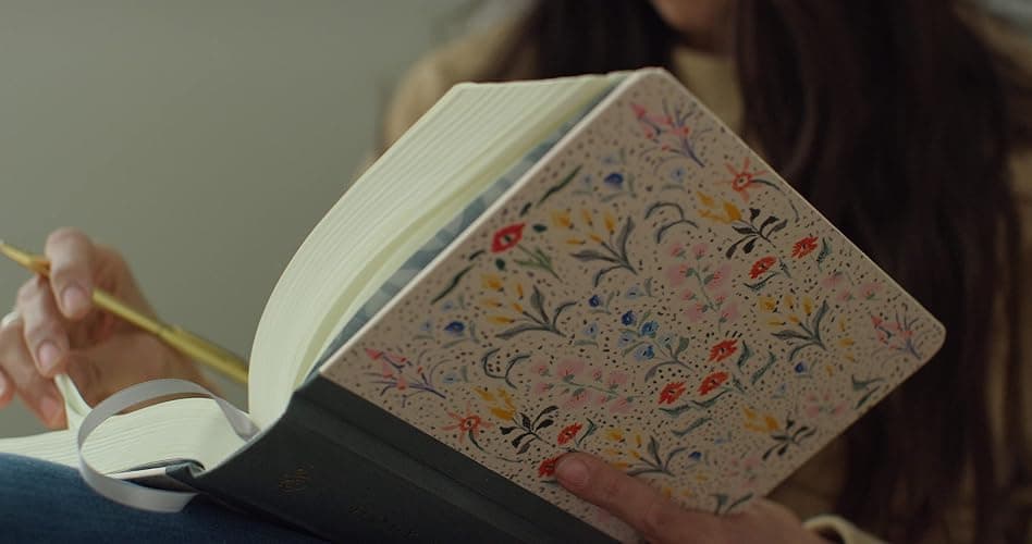 ESV Single Column Journaling Bible, Artist Series, Red Letter (Cloth over Board, Lulie Wallace, In Bloom): Holy Bible, English Standard Version thumbnail 4