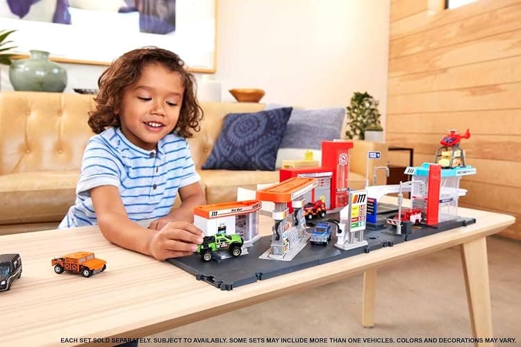 Matchbox Cars Playset, Action Drivers Helicopter Rescue & 1:64 Scale Toy Ambulance & Helicopter, Connects to Other Sets thumbnail 2