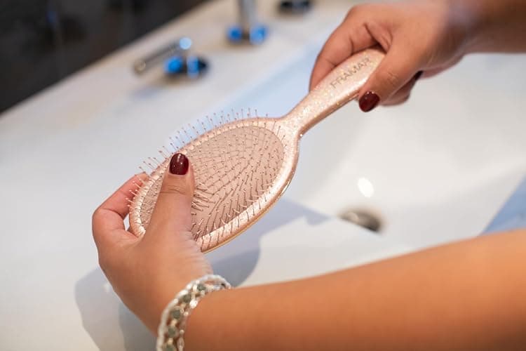 FRAMAR Glitter Hair Brush Detangler, Detangling Hairbrush For Women, Wet Hair Brush For Girls, Hair Detangler Brush, Wet Hairbrush, Hairbrushes, Girls Hairbrush Detangler, Reduces Frizz – Rosé thumbnail 7