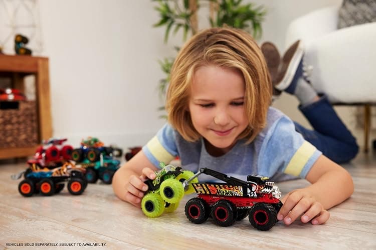 Hot Wheels Monster Trucks Big Rigs, 1:64 Scale Toy Truck with 6 Wheels, Haul or Tow Other Vehicles (Styles May Vary) thumbnail 2