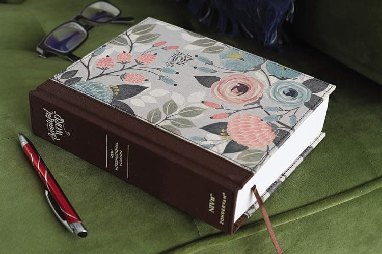 NIV, Beautiful Word Bible, Updated Edition, Journal Edition for Women, 600+ Full-Color Illustrated Verses, Peel/Stick Bible Tabs, Floral Cloth over Board, Red Letter, Comfort Print thumbnail 2