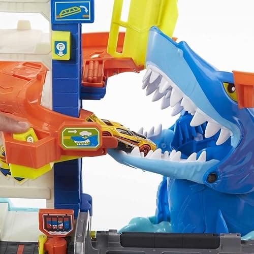 Hot Wheels Attacking Shark Escape Playset thumbnail 5