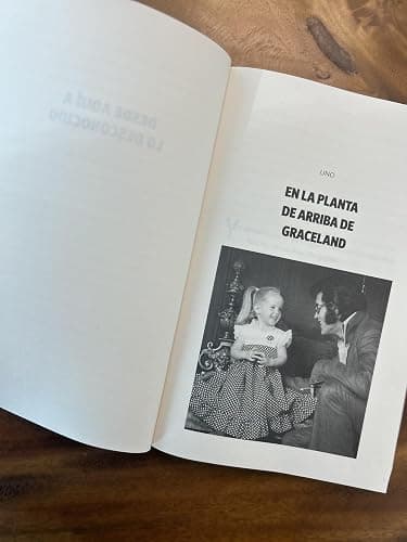 Lisa Marie Presley. Desde aquí a lo desconocido / From Here to the Great Unknown: Memoir (Spanish Edition) thumbnail 6