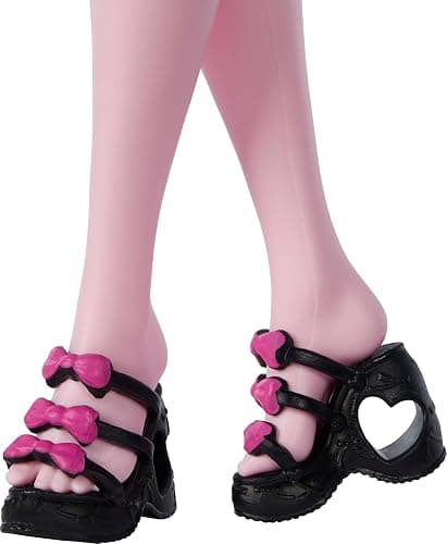 Monster High Self-Scare Secrets Draculaura Doll thumbnail 4