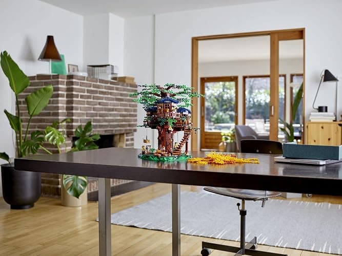 LEGO Ideas Tree House 21318, Model Construction Set for 16 Plus Year Olds with 3 Cabins, Interchangeable Leaves, Minifigures and a Bird Figure thumbnail 4