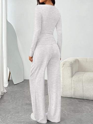 Trendy Queen 2 Piece Scoop Neck Lounge Set Womens Wide Leg Pants Side Ruching Slightly Crop Top Sweatsuit Sets With Pockets thumbnail 4