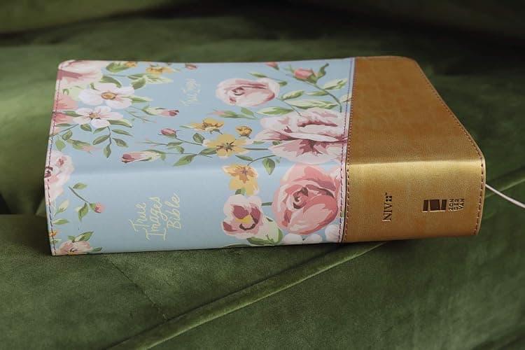 NIV, True Images Bible, Leathersoft, Teal/Gold: The Bible for Teen Girls thumbnail 5