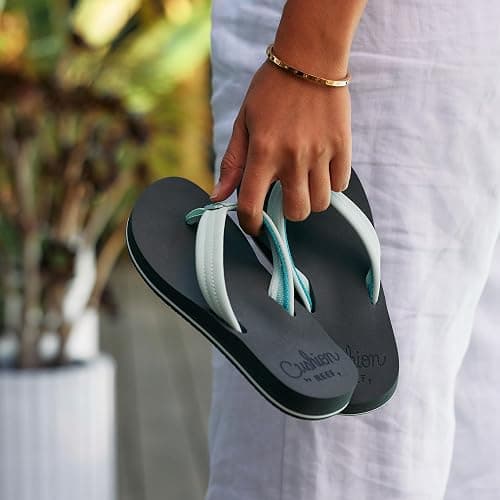 REEF Women's Cushion Breeze Flip Flops thumbnail 3