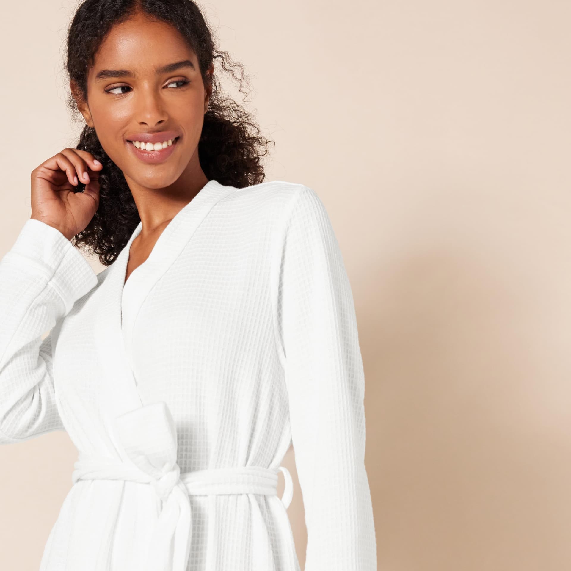Amazon Essentials Women's Lightweight Waffle Mid-Length Robe (Available in Plus Size) thumbnail 4