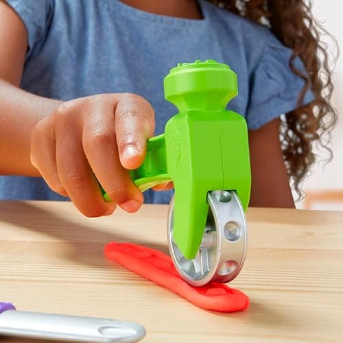 Play-Doh Werkbank Spielset, 5 x 56 g Dosen Modelliermasse in bunten Farben, mit Kreissäge-Spielzeug, Werkzeug und Stempel, kreatives für Kinder ab 3 Jahren - Werkzeugbank thumbnail 12