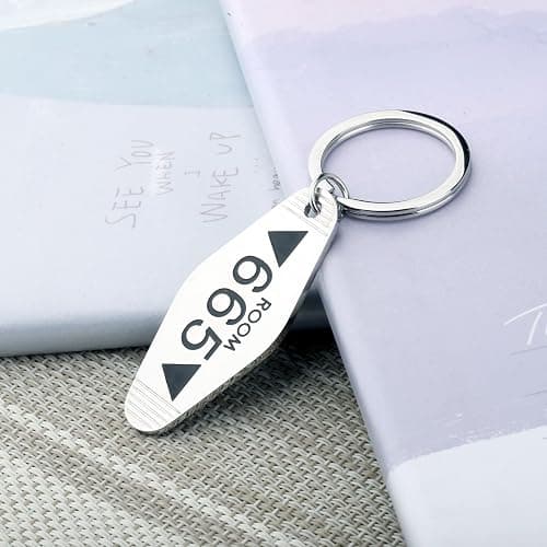 FAADBUK Video Game Gift Video Game Lover Gift Oceanview Keychain for Gamer thumbnail 8