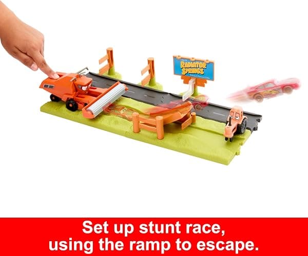Mattel Disney and Pixar Cars Playset with 3 Toy Vehicles & 2 Ways to Play, Frank Escape & Stunt Race Set Includes Lightning McQueen thumbnail 4