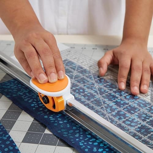 Fiskars Rotary Cutter and Ruler thumbnail 8
