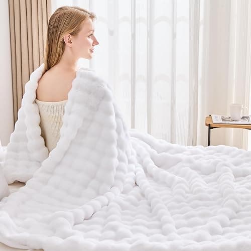 NEWCOSPLAY Faux Fur Twin Blanket White Bubble Blanket Thick Warm Soft for Couch Sofa Bed 550GSM (White, Twin(60"x80")) thumbnail 3
