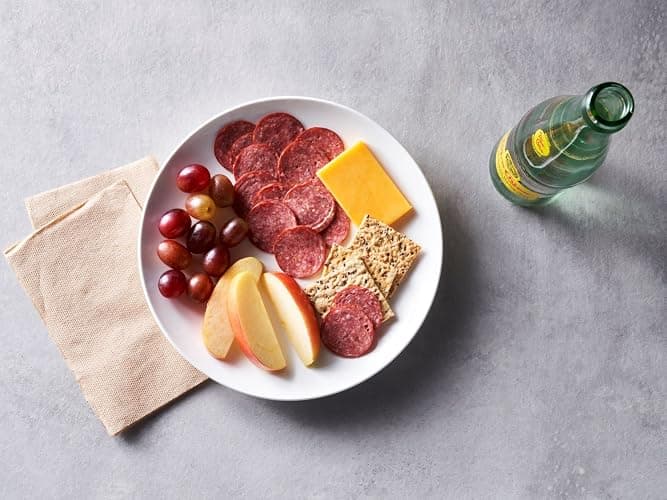 Amazon Kitchen, Salami & Cheddar Snack Box, 5.88 Oz thumbnail 4