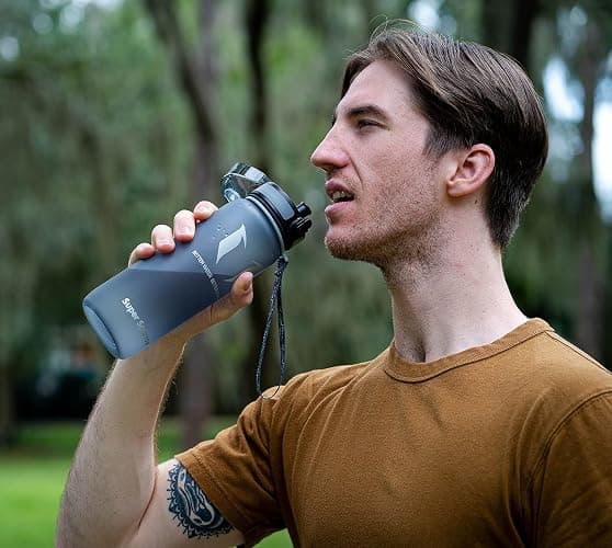 Sparrow Gourde Sport 500ml/750ml/1L - sans BPA - Tritan Plastique Bouteille | Étanche, Gourdes eau, Légère, Lave-vaisselle, Flip Top 1-Clic, Ergonomique, École, Sport, Fitness, Gym, Running, Randonnée thumbnail 4