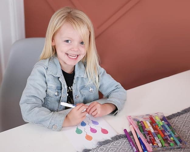 Marvin's Magic - Original x 25 Amazing Marker Pens - Color Changing Magic Pen Art - Create 3D Lettering or Write Secret Messages - Includes 25 Colour Changing Pens thumbnail 6