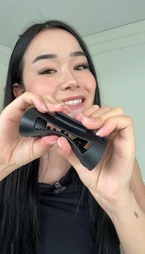 The Original Mello Hair Claw Clip Squishy Claw Clip Made in Korea Patent Pending 30021976 (Black, Medium) thumbnail 3