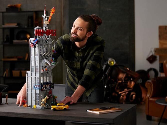 LEGO Marvel Spider-Man Daily Bugle Building Sets for Adults - Display as Office or Book Shelf Decor - Gifts for Christmas - 25 Minifigures - 76178 thumbnail 2