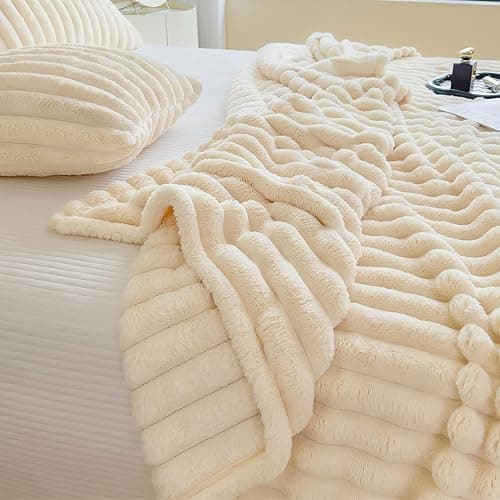 Kuscheldecke 150x200 cm - Warme Flausige Bettüberwurf Decke und Sofadecke - Ideale Geschenke für Mama, Frauen und Freundin (Beige, 150x200cm) thumbnail 6