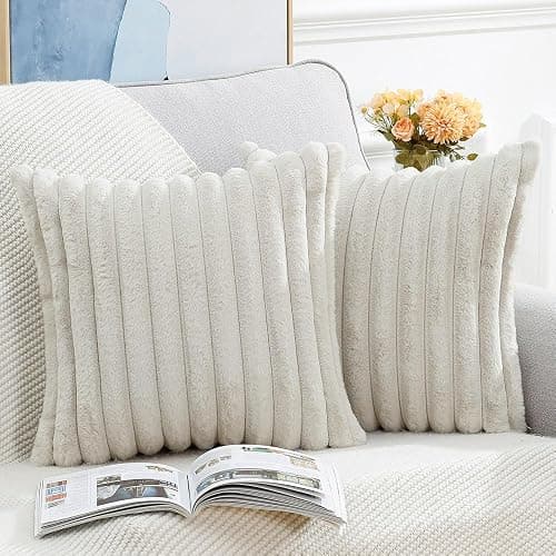 Madizz Lot de 2 Housses de Coussin en Peluche en Fausse Fourrure Housse de Coussin décorative Douce à Rayures moelleuses pour Coussin de Chambre à Coucher de canapé Blanc grisâtre 40 x 40 cm thumbnail 2