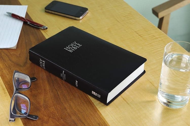 NIV, Gift and Award Bible, Leather-Look, Black, Red Letter, Comfort Print thumbnail 2