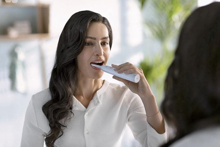 Philips Sonicare 4100 Rechargeable Electric Toothbrush, with Pressure Sensor, 2 Intensity Settings, SmarTimer and QuadPacer, 14-Day Battery Life, White, Model HX3681/23 thumbnail 11
