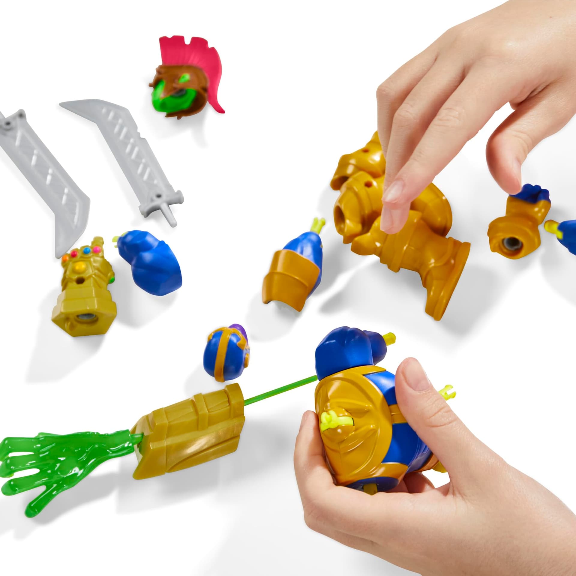 MixMashers Marvel Thanos Customisable Avengers Mix and Match Deluxe Action Figure & Accessories thumbnail 3