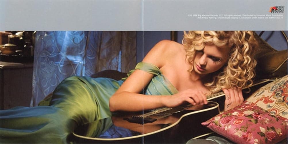 The Taylor Swift Holiday Collection - Limited Edition thumbnail 4