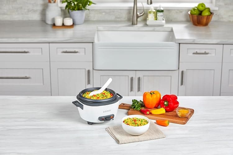 BLACK+DECKER Rice Cooker 6-Cup (Cooked) with Steaming Basket, Removable Non-Stick Bowl, White thumbnail 9