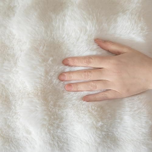Yaertun Pack of 2 Cream White Thick Soft Wool Decorative Throw Pillow Covers 18x18 Inch Faux Fur Plush Fluffy Cushion Covers for Sofa Couch Bedroom thumbnail 3
