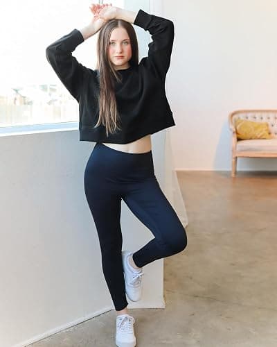 Stelle Cropped Sweatshirts for Women Cotton Long Sleeve Crop Tops Crewneck Pullover Oversized Sweater thumbnail 7