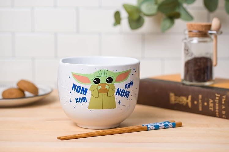 Silver Buffalo Star Wars Mandalorian Baby Yoda Grogu Nom Nom Ceramic Ramen Noodle Rice Bowl with Chopsticks, Microwave Safe, 20 Ounces thumbnail 10