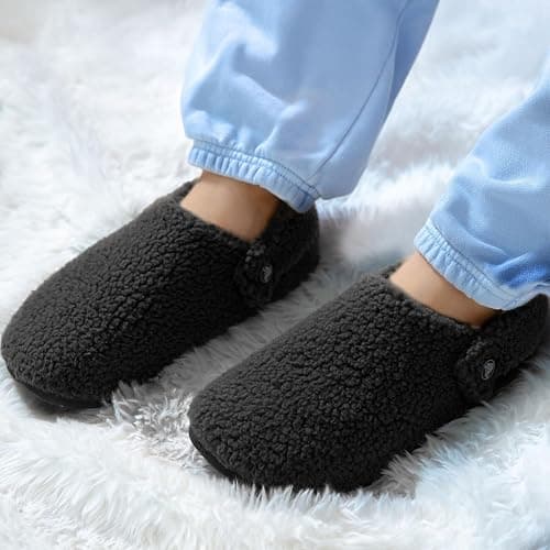 Crocs Unisex-Adult Classic Cozzzy Slipper, Fuzz Lined House Slippers for Women and Men thumbnail 2