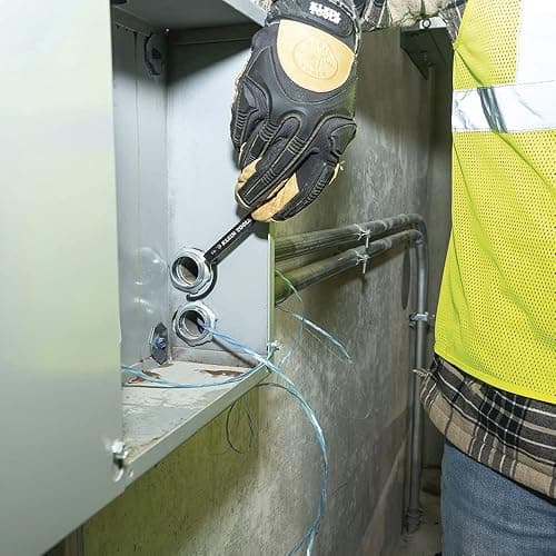 KLEIN TOOLS 50900R Conduit Lockout Wrench Set, Tighten and Loosen Locknuts in Tight Spaces, 1/2, 3/4 and 1-Inch, Offset Bends, 3-Piece thumbnail 3