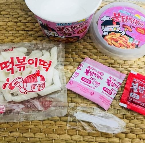 Samyang Carbo Buldak (Roast Chicken) Hot Spicy Rice Cake Tteokbokki (1) thumbnail 5