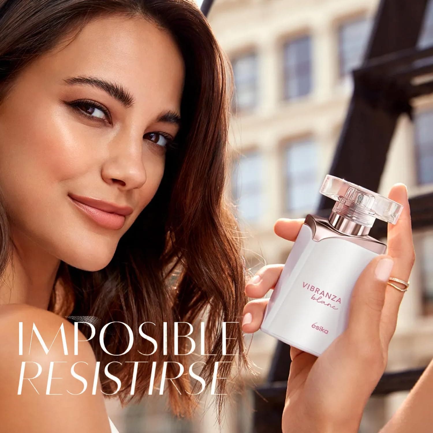 ésika - Vibranza Blanc 45 ml, Perfume para Mujer, Fresco y de Larga Duración, Familia Olfativa Floral, Perfume Femenino, Dulce y Atrevido, con Muy Alta Concentración, para Mujer Segura de Sí Misma thumbnail 4