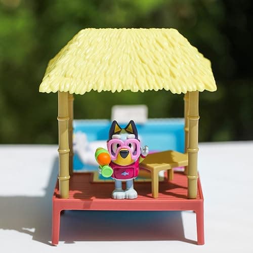 Bluey Pool Playset and Figure, 2.5-3 inch Articulated Figure and Accessories thumbnail 6