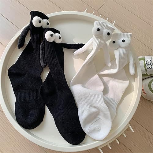 Smilelife 2 Pairs Magnetic Holding Hands Socks - Funny Gifts for Women & Men, Teens, Couples, Friends thumbnail 5