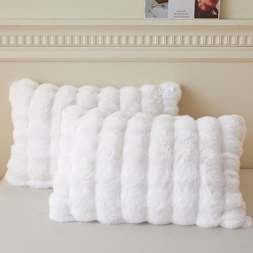 Fluffy pillows - Image 1