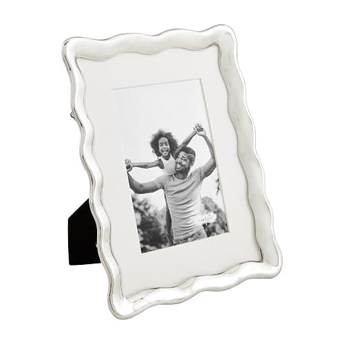 Mud Pie 4X6 Wavy Metal Frame; 9 1/4" X 7" - Image 1