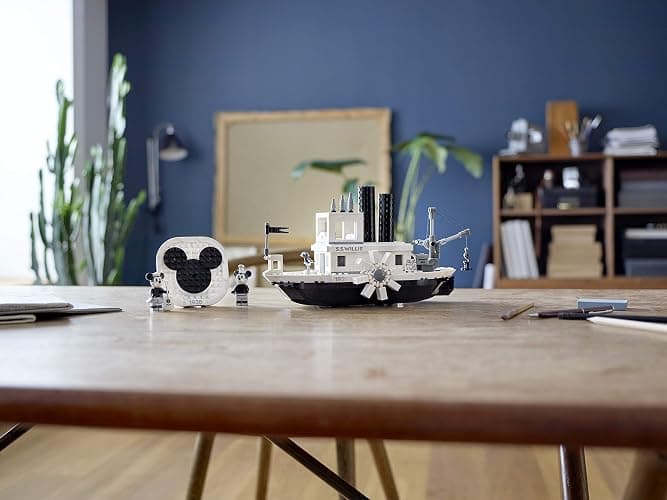 Lego 21317 Ideas Disney Steamboat Willie Vintage Collection thumbnail 2