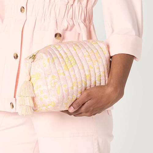 Amazon Essentials x Sofia Grainge Women's Quilted Makeup Toiletry Bag thumbnail 4
