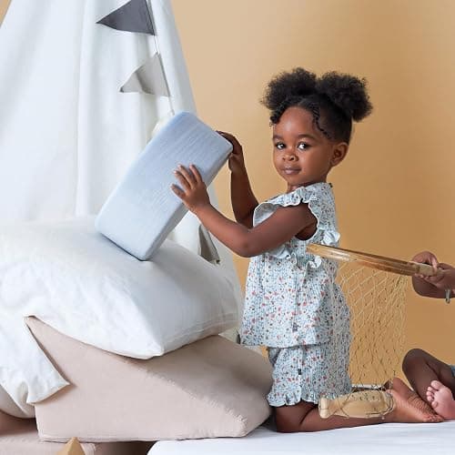 Modern Moments by Gerber Baby Girls' 4-piece Set (2 Flutter Sleeve Top & 2 Ruffle Wide Leg Short) thumbnail 6