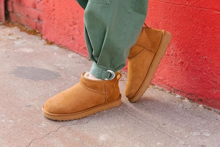 UGG Women's Classic Ultra Mini Boot thumbnail 7