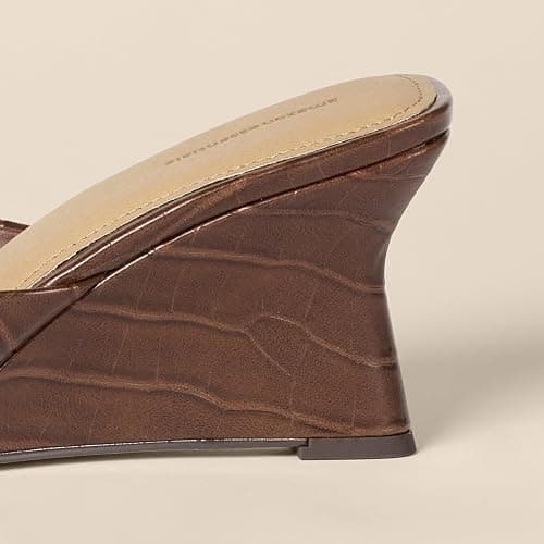 Amazon Essentials Women's Wedge Sandals thumbnail 5