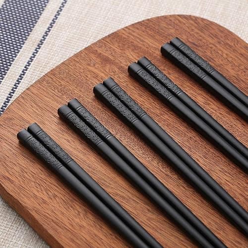 HIWARE 10 Pairs Fiberglass Chopsticks - Reusable Chopsticks Dishwasher Safe, 9 1/2 Inches - Black thumbnail 5