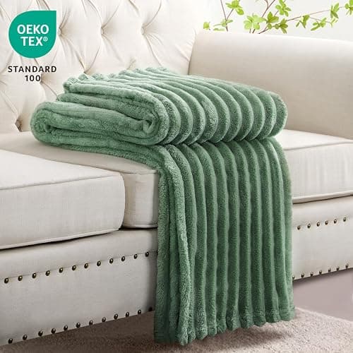 RUIKASI Fleece Throw Blanket for Sofa - Single Fluffy Green Throws for Sofas Large, Soft Warm Blanket Throw for Couch, Luxury Decorative Ribbed Bed Blanket 130x150cm - Throw/Single - Green thumbnail 4