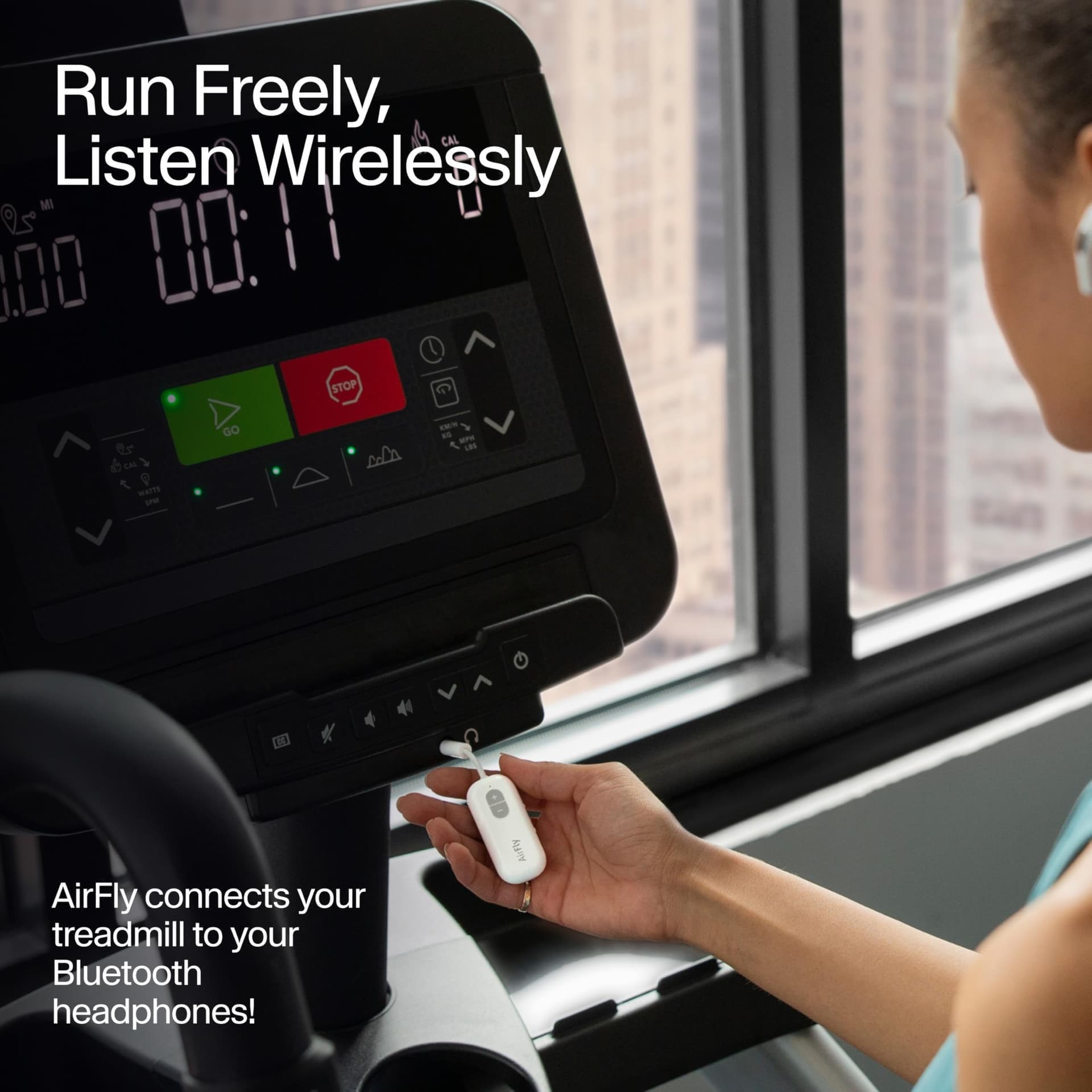 Twelve South 4353 Airfly SE | Wireless Transmitter/Receiver with Audio Sharing for Up to 2 Airpods/Wireless Headphones to Any Audio Jack for use On Airplanes, Boats or in Gym, Home, Auto thumbnail 7