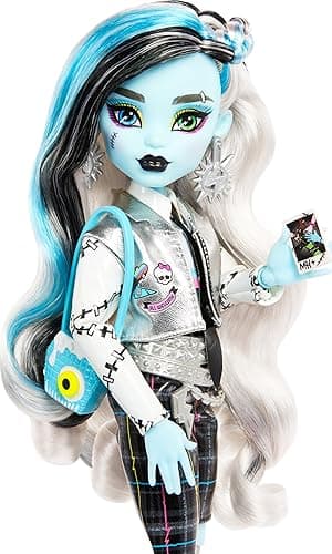 Monster High Frankie Stein Doll, Welcome Committee Set with 15 Accessories Including Poster, Sticker, Pet Watzit and More (Amazon Exclusive) thumbnail 4